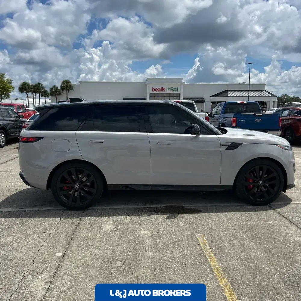 2023 Land Rover Range Rover Sport SE DYN