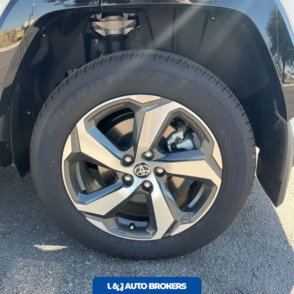 2025 Toyota RAV4 Plug-in Hybrid SE