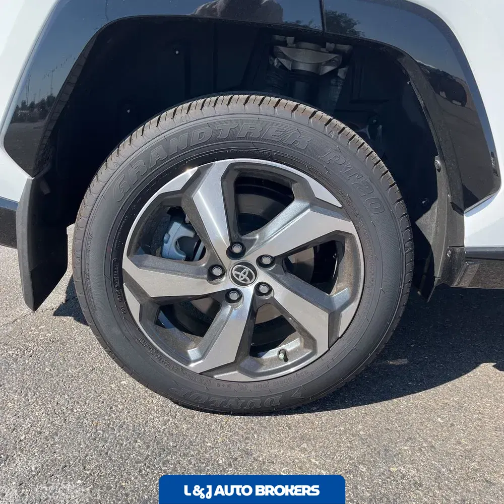 2025 Toyota RAV4 Plug-in Hybrid SE