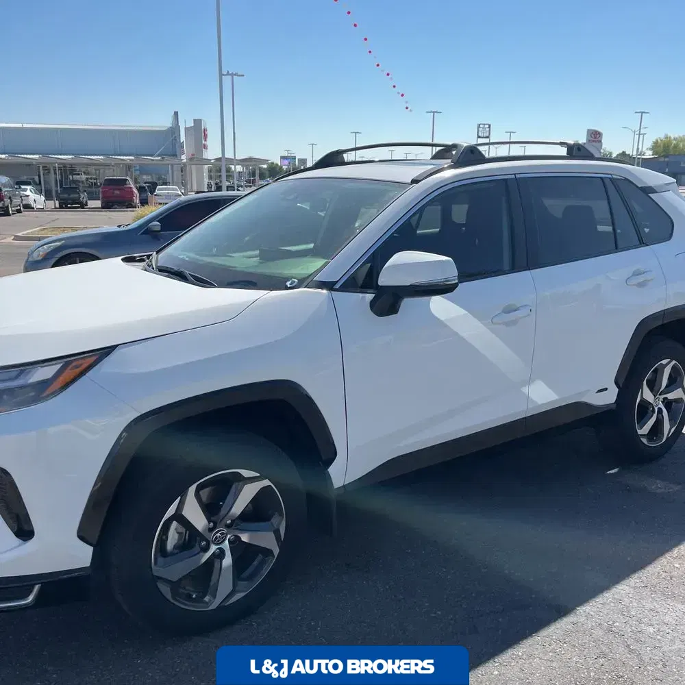 2025 Toyota RAV4 Plug-in Hybrid SE