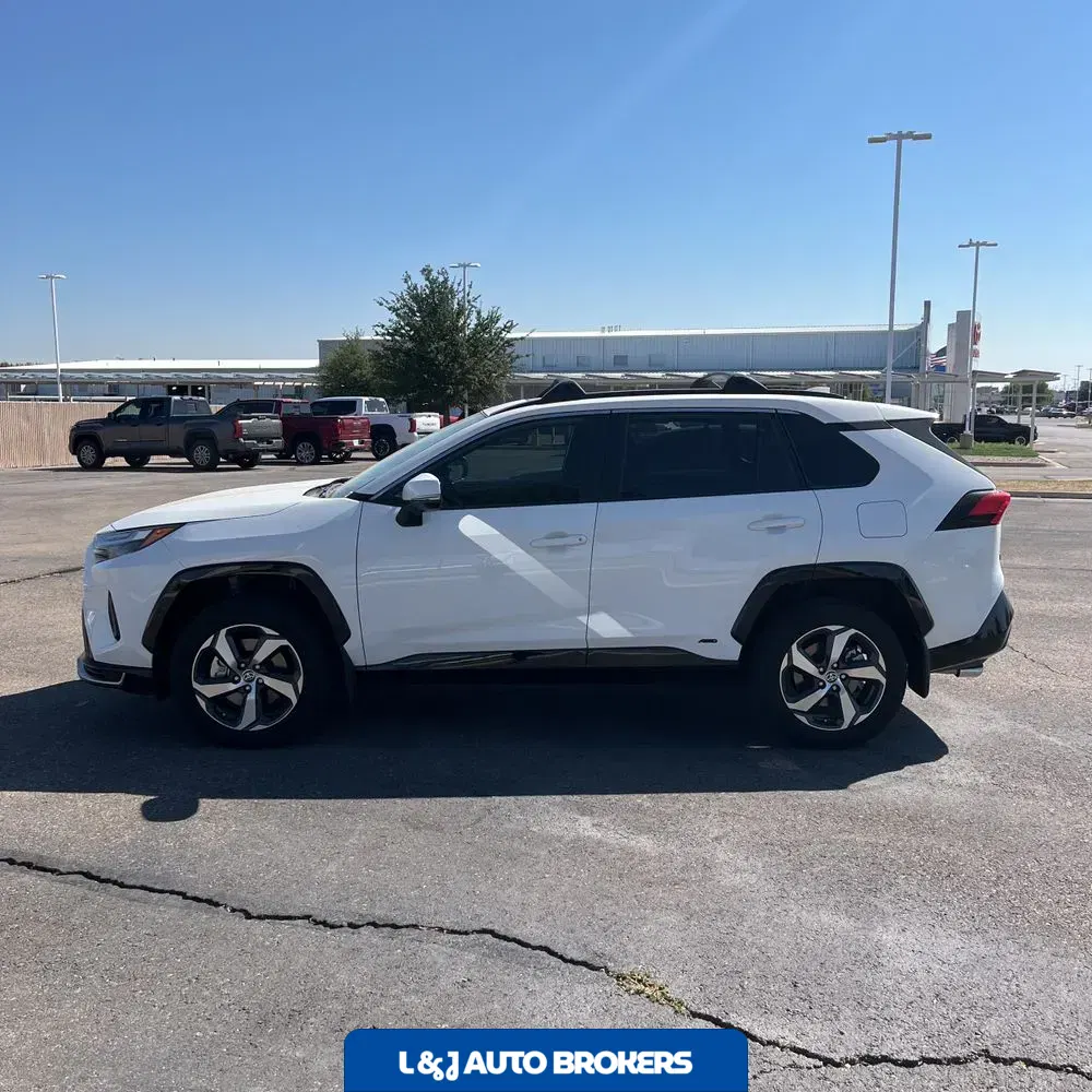 2025 Toyota RAV4 Plug-in Hybrid SE
