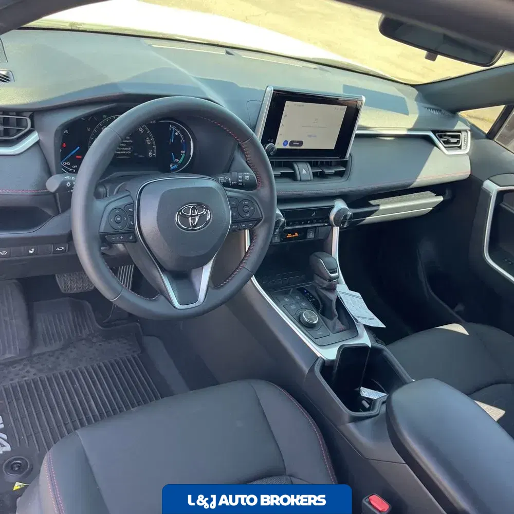 2025 Toyota RAV4 Plug-in Hybrid SE
