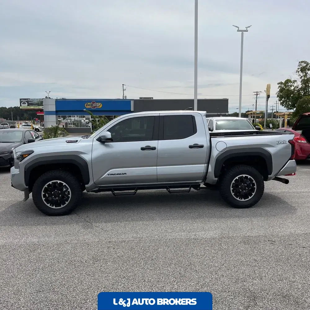 2025 Toyota Tacoma TRD Off-Road HV