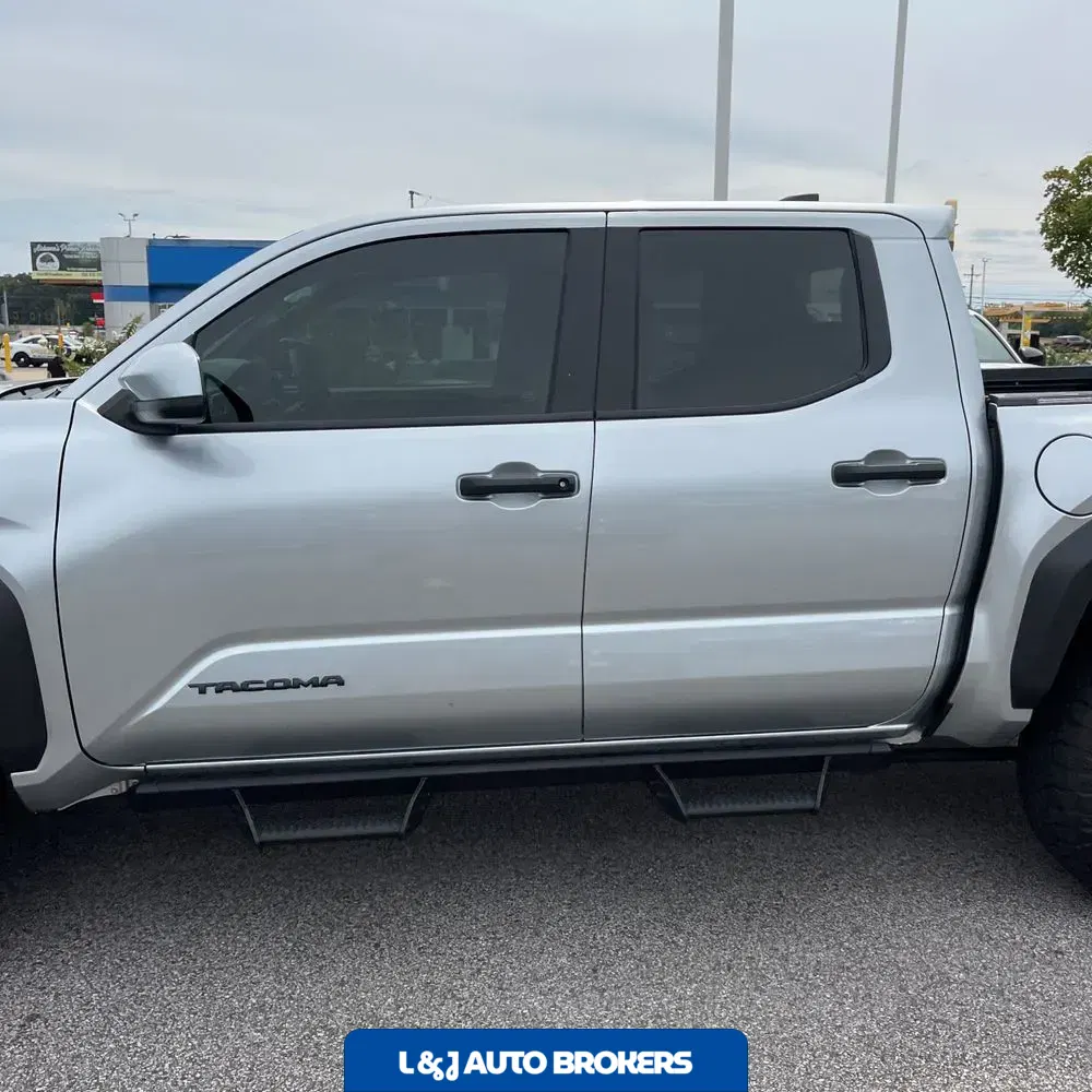 2025 Toyota Tacoma TRD Off-Road HV