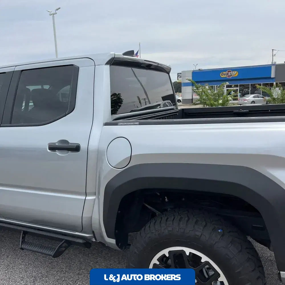 2025 Toyota Tacoma TRD Off-Road HV