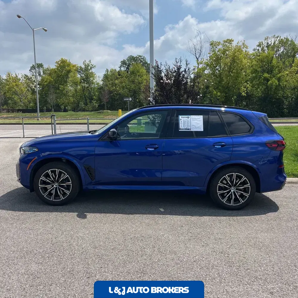 2024 BMW X5 M60i