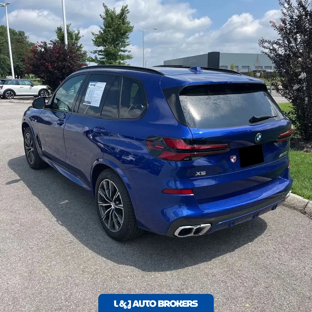 2024 BMW X5 M60i