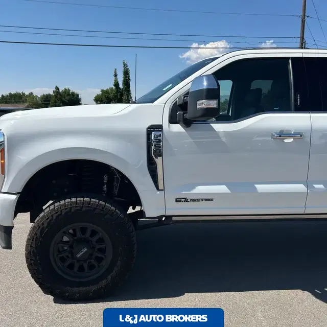 2023 Ford F350 S/D Platinum