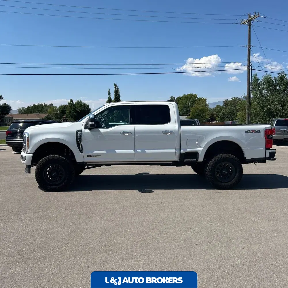 2023 Ford F350 S/D Platinum