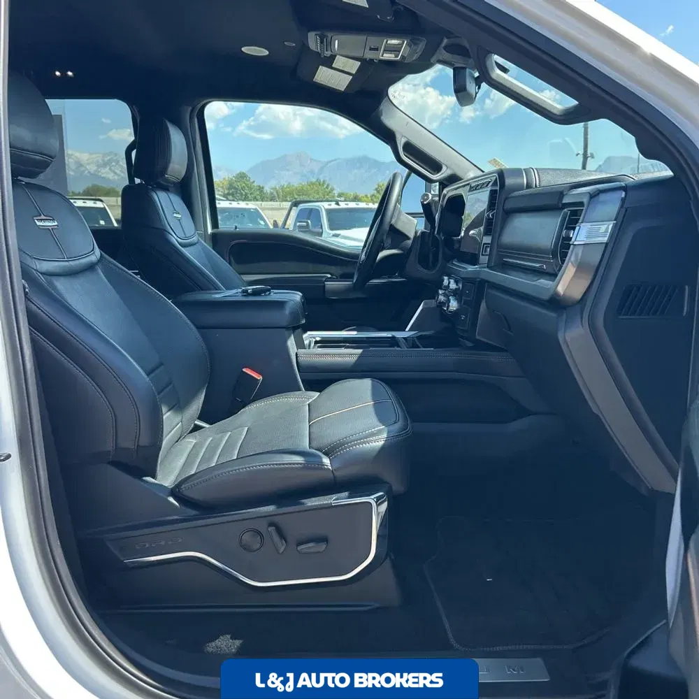 2023 Ford F350 S/D Platinum