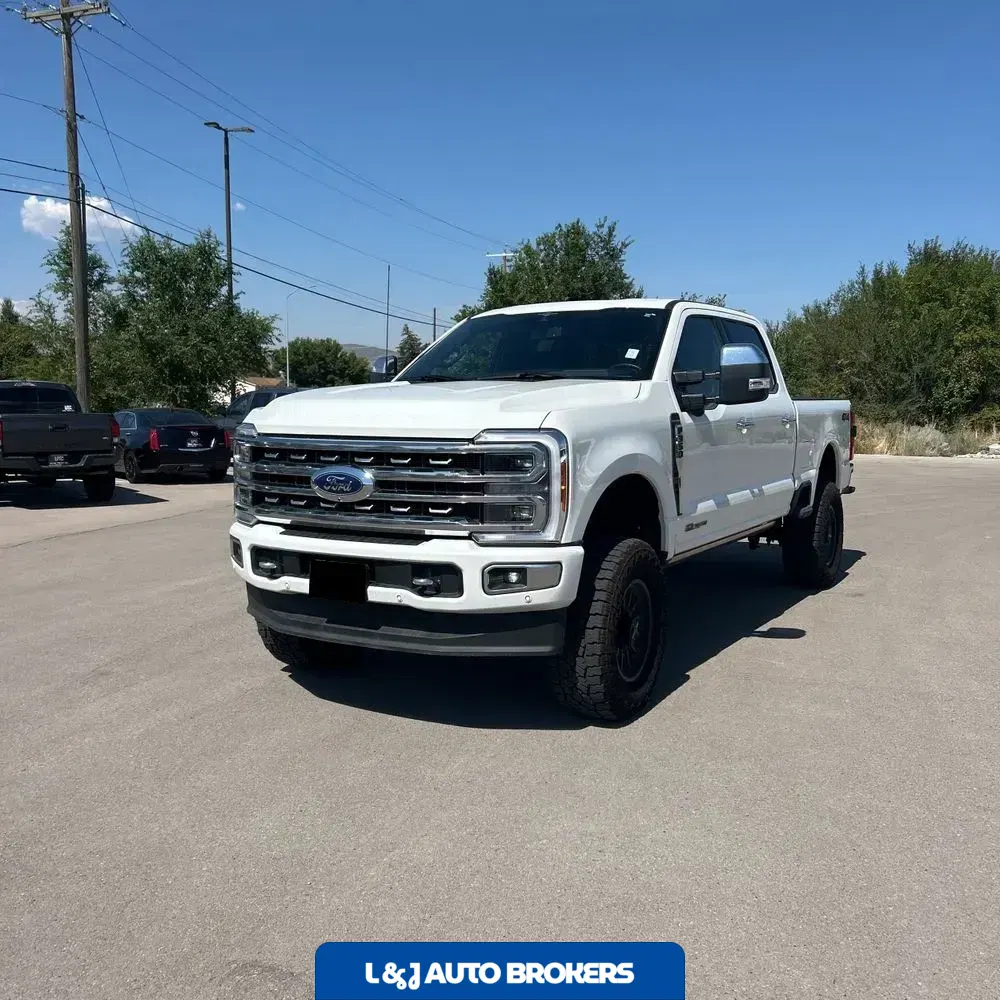 2023 Ford F350 S/D Platinum