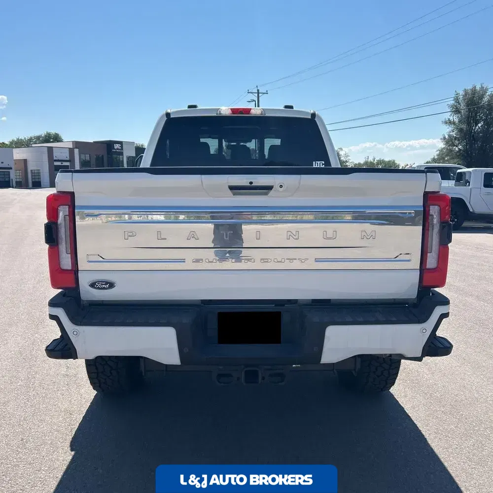 2023 Ford F350 S/D Platinum