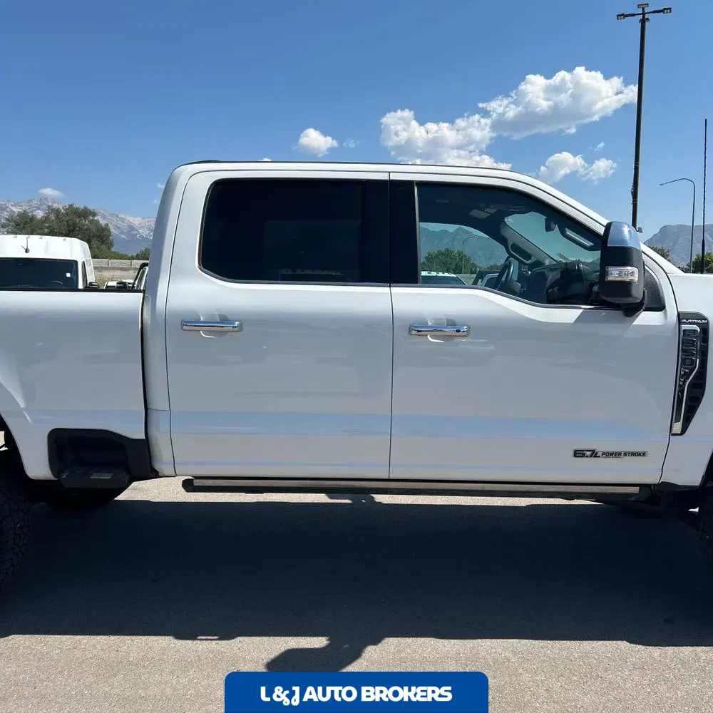 2023 Ford F350 S/D Platinum