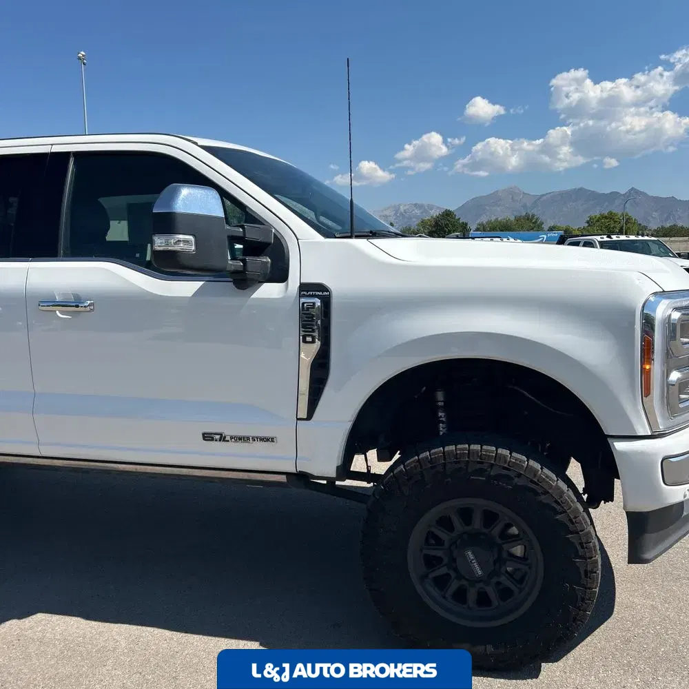 2023 Ford F350 S/D Platinum