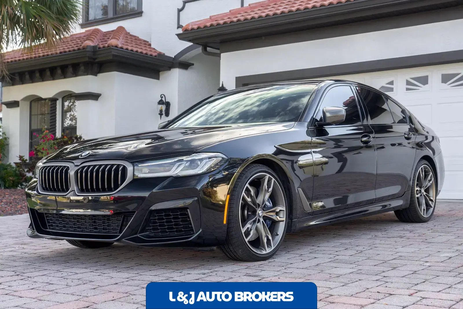 2022 BMW M550i xDrive xDrive