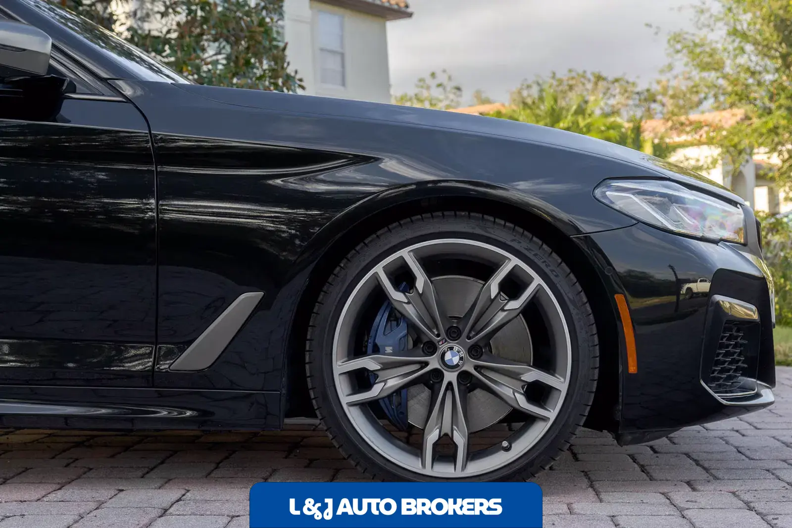 2022 BMW M550i xDrive xDrive