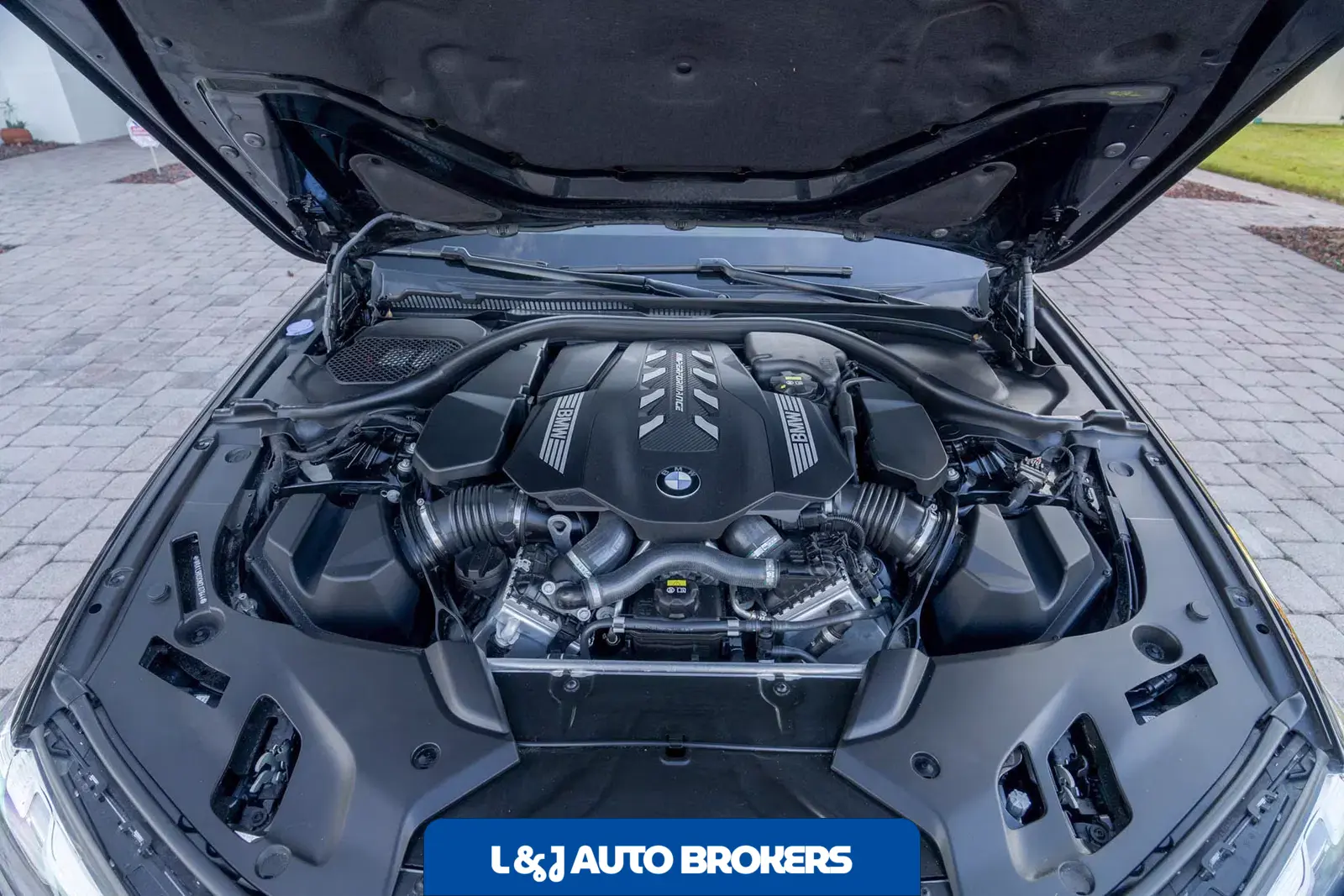 2022 BMW M550i xDrive xDrive