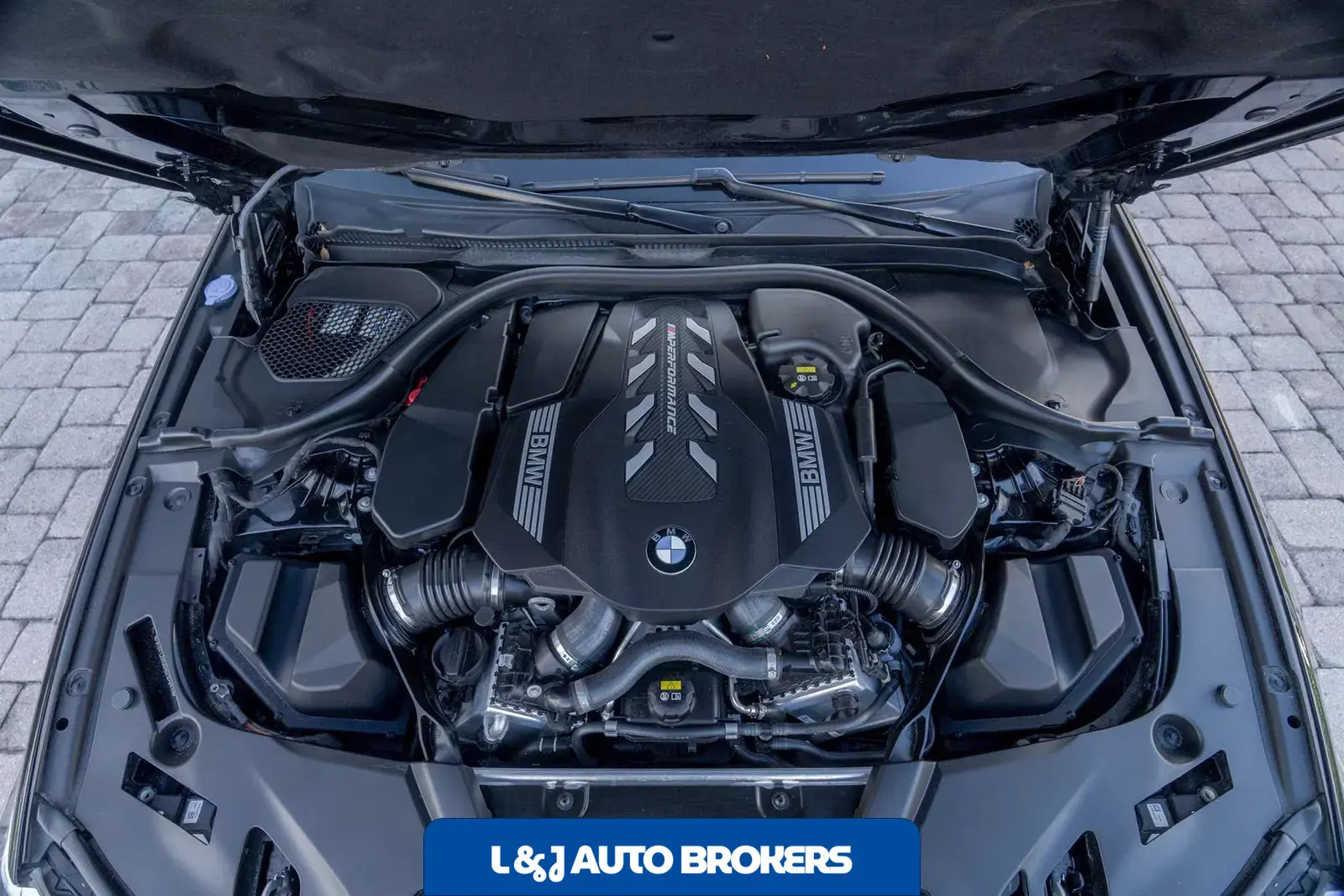 2022 BMW M550i xDrive xDrive