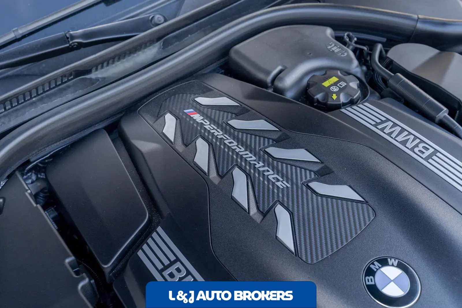 2022 BMW M550i xDrive xDrive