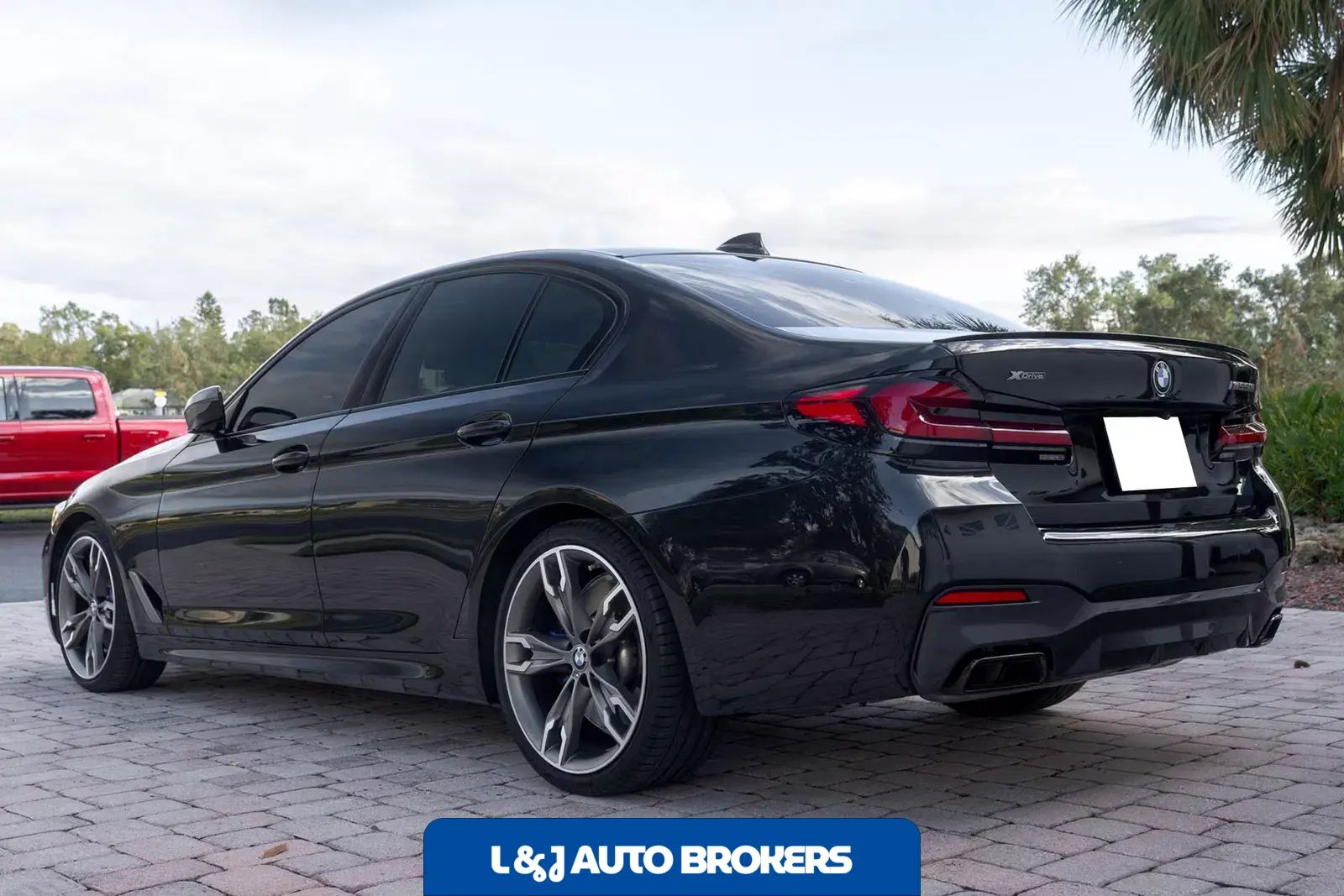 2022 BMW M550i xDrive xDrive