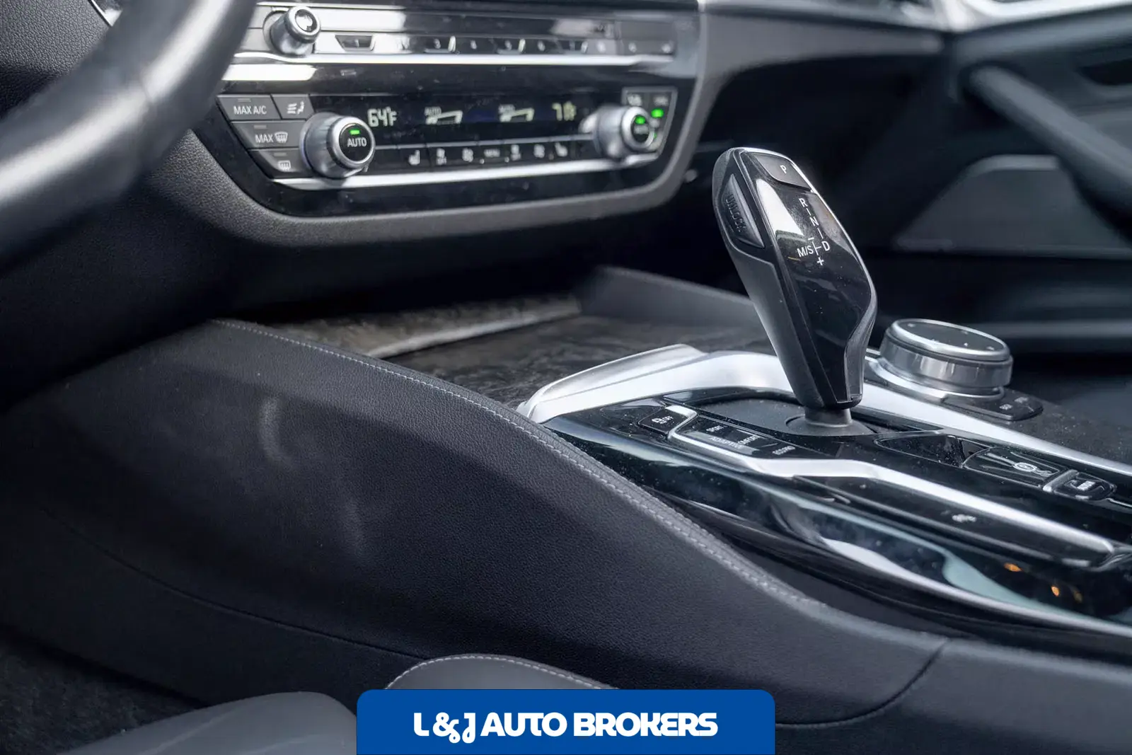 2022 BMW M550i xDrive xDrive