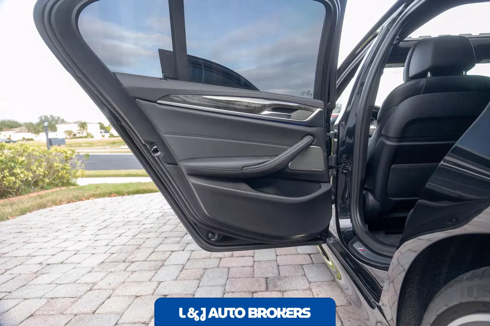 2022 BMW M550i xDrive xDrive