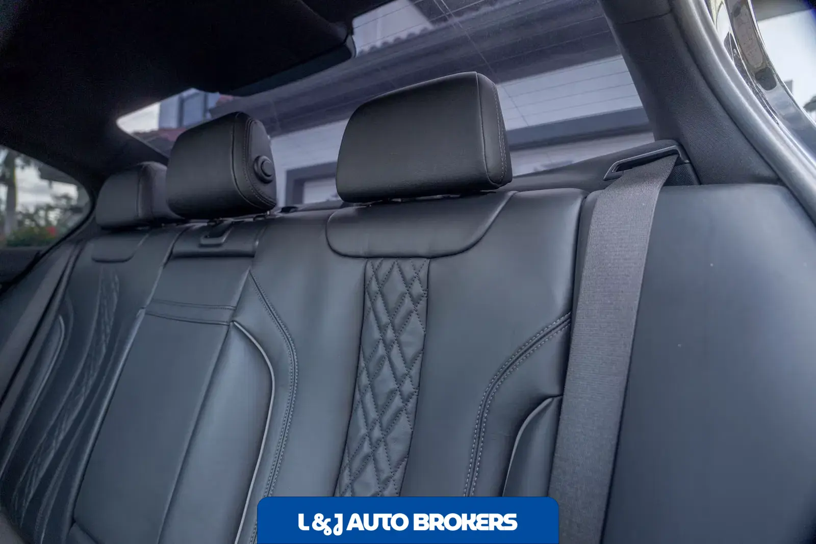 2022 BMW M550i xDrive xDrive