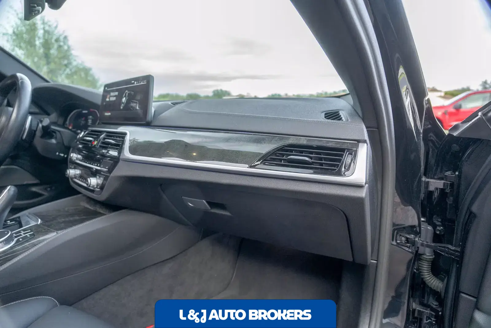 2022 BMW M550i xDrive xDrive