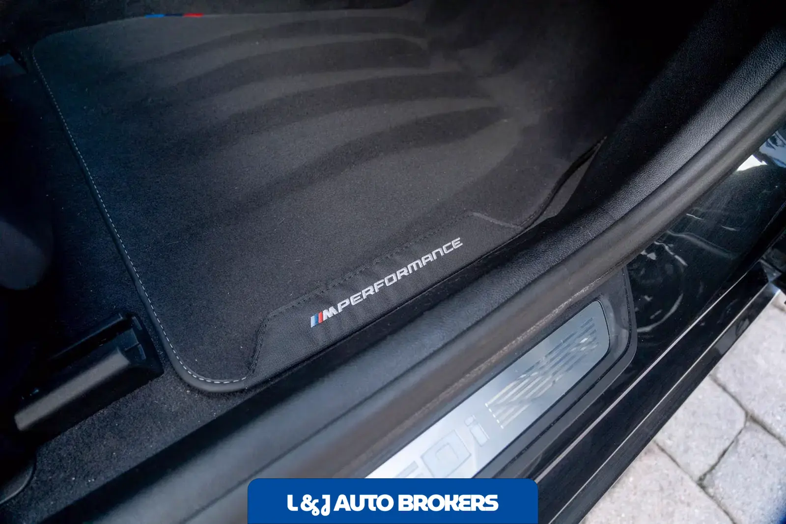 2022 BMW M550i xDrive xDrive