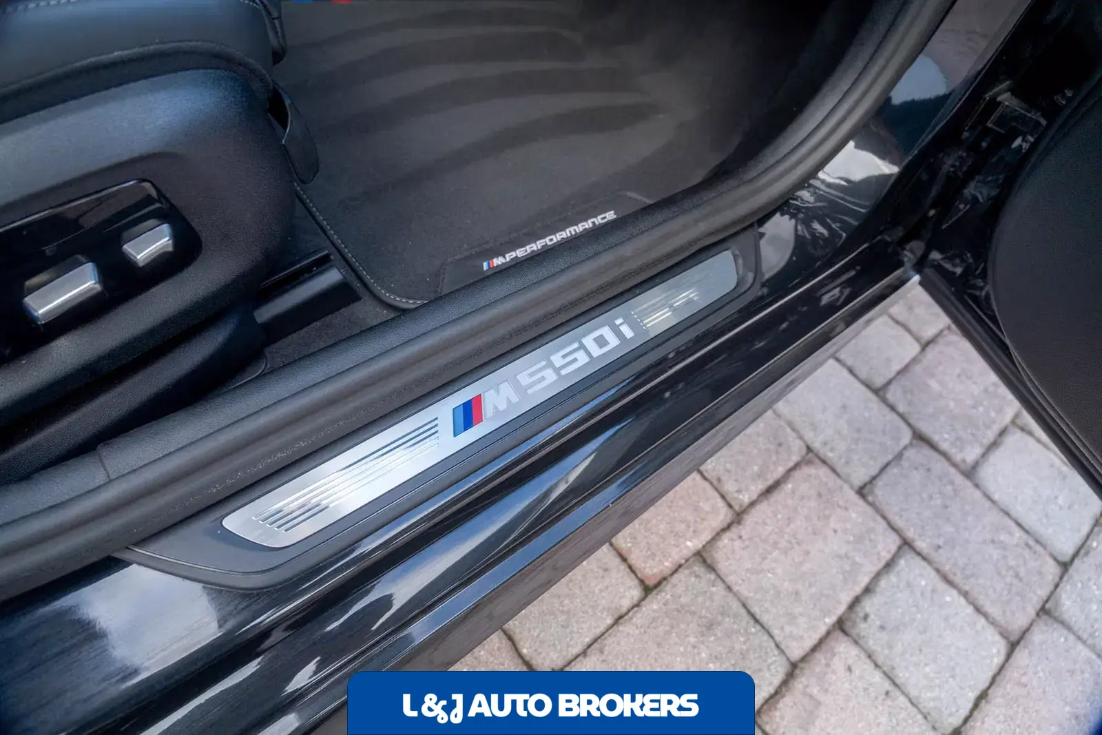2022 BMW M550i xDrive xDrive