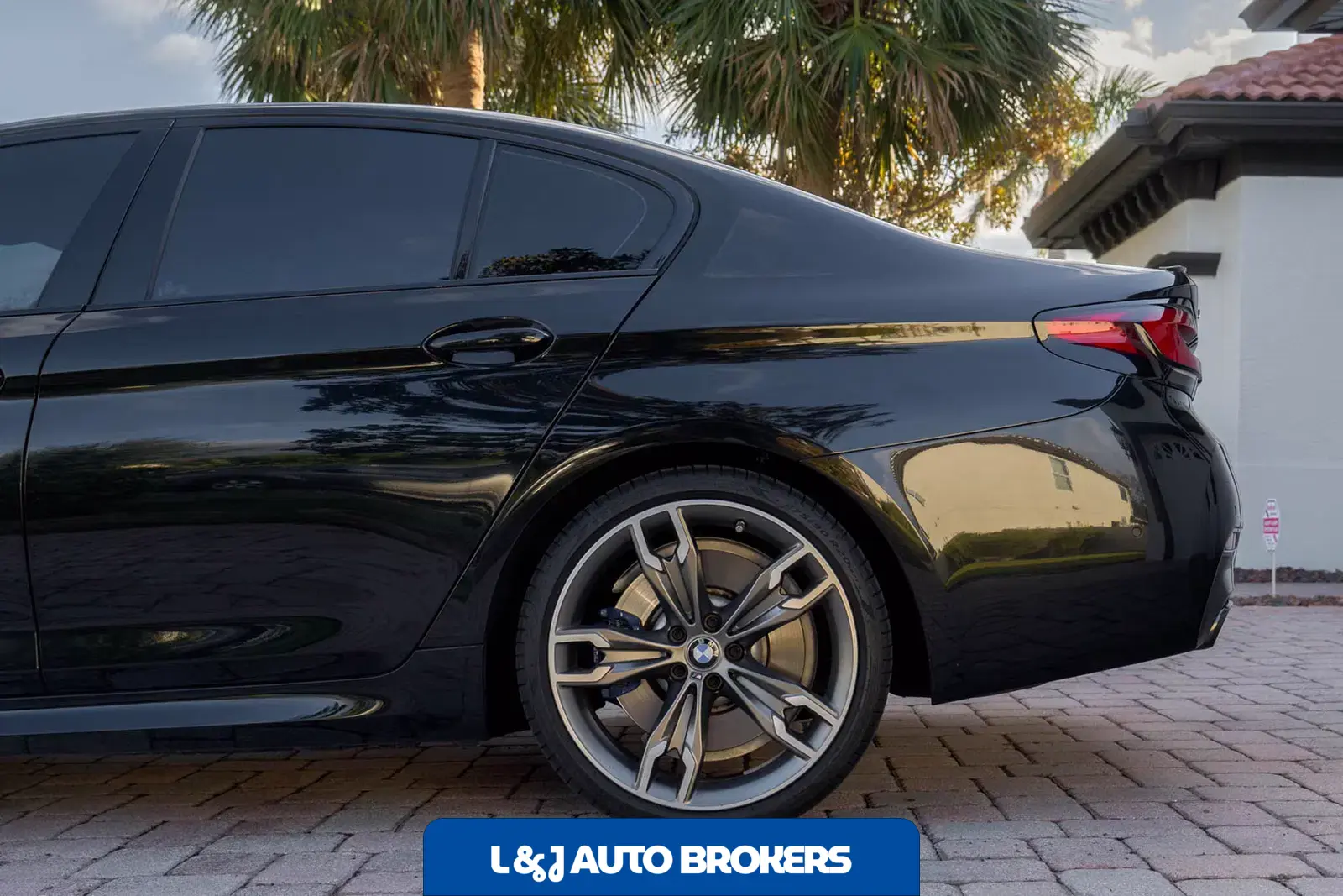 2022 BMW M550i xDrive xDrive