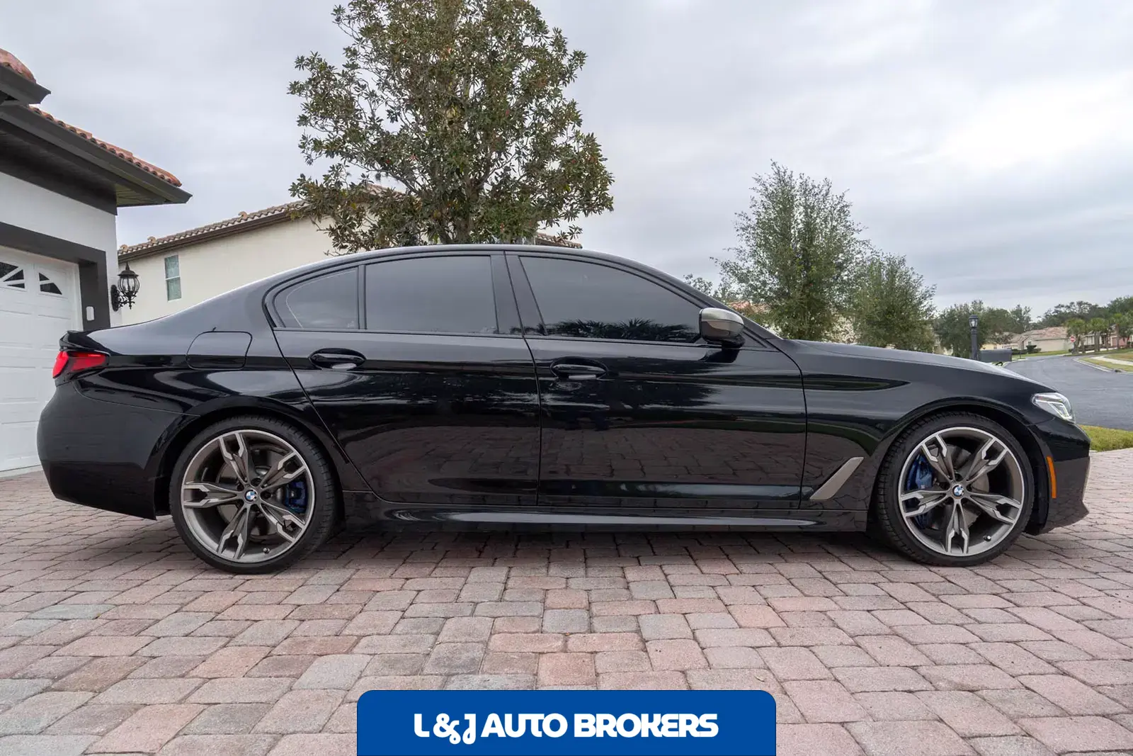 2022 BMW M550i xDrive xDrive