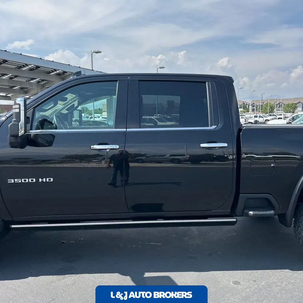 2022 Chevrolet Silverado 3500HD High Country