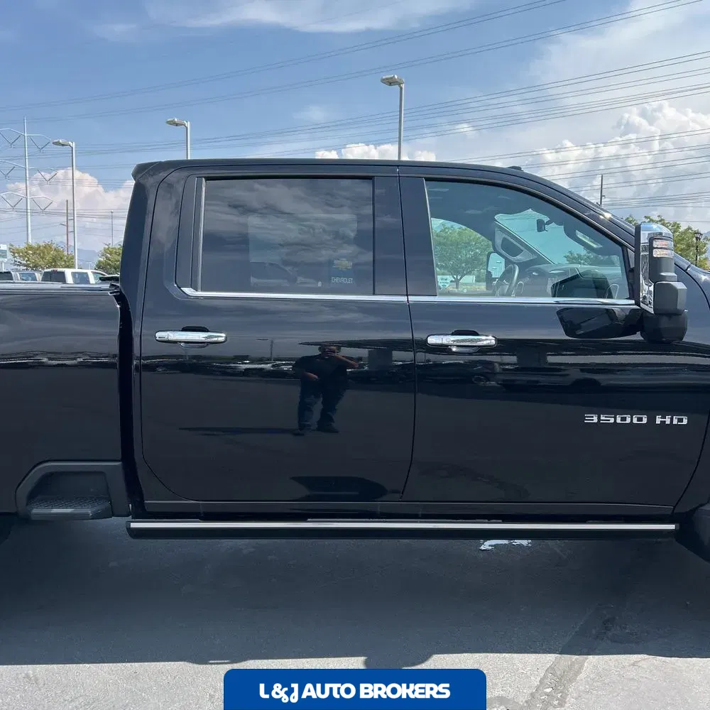 2022 Chevrolet Silverado 3500HD High Country
