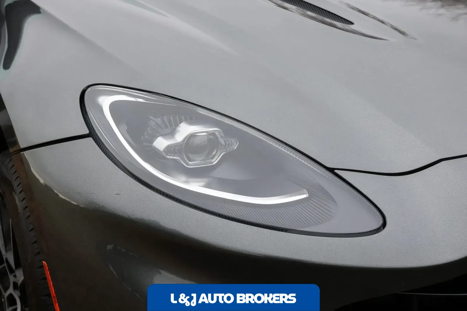 2021 Aston Martin DBX