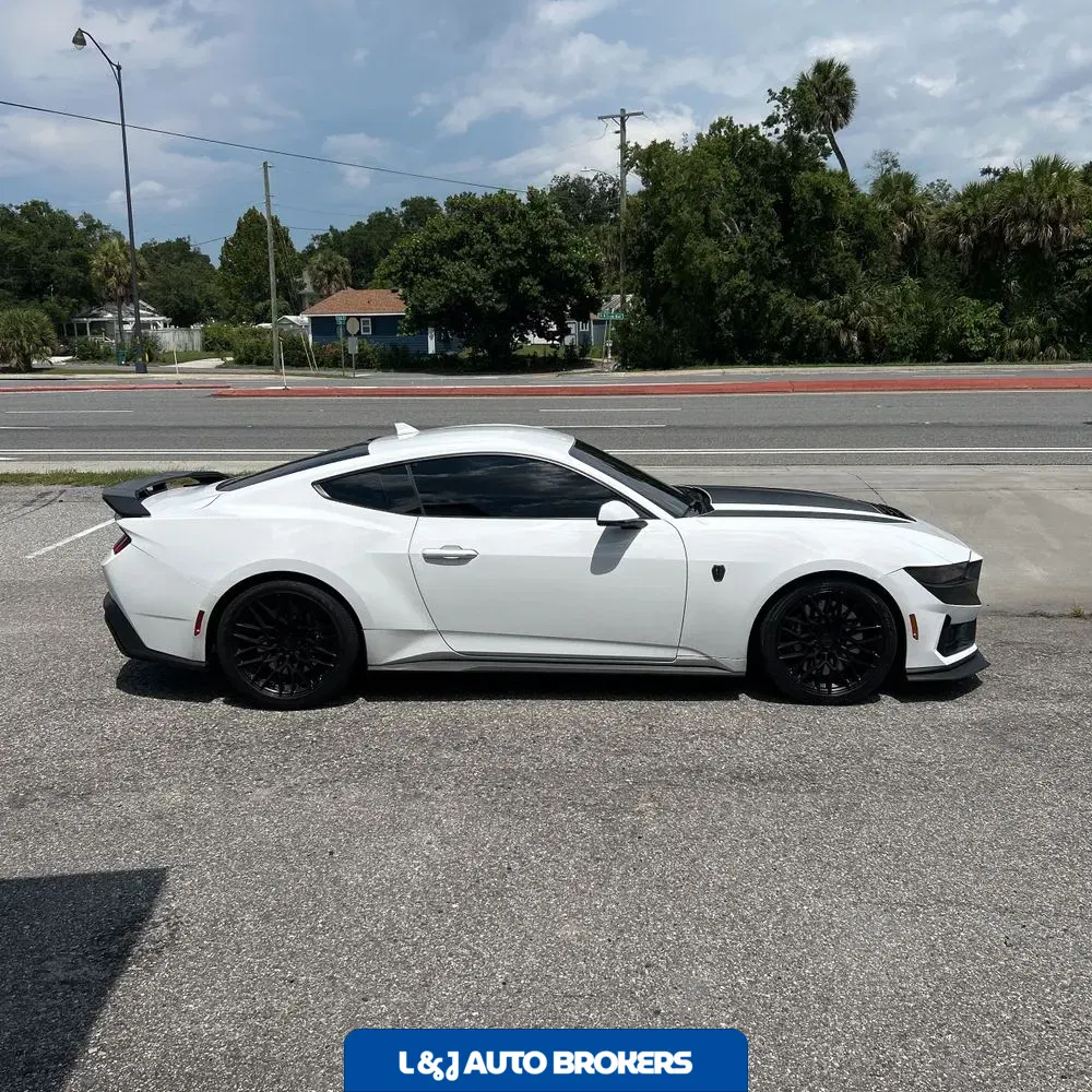 2024 Ford Mustang Dark Horse