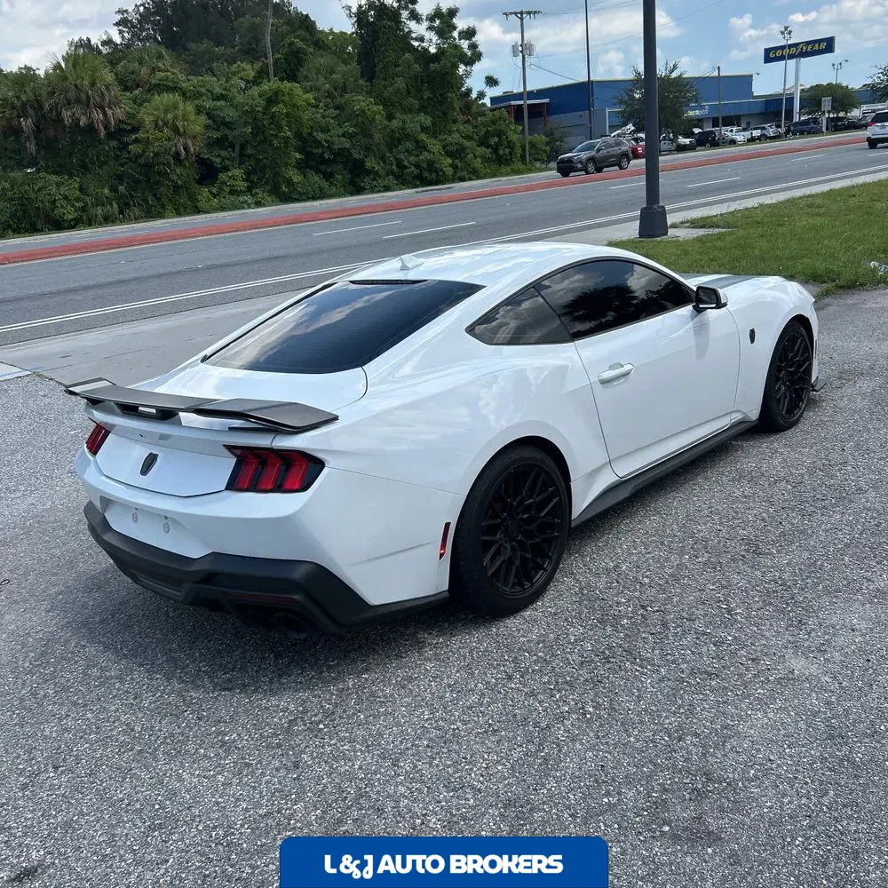 2024 Ford Mustang Dark Horse