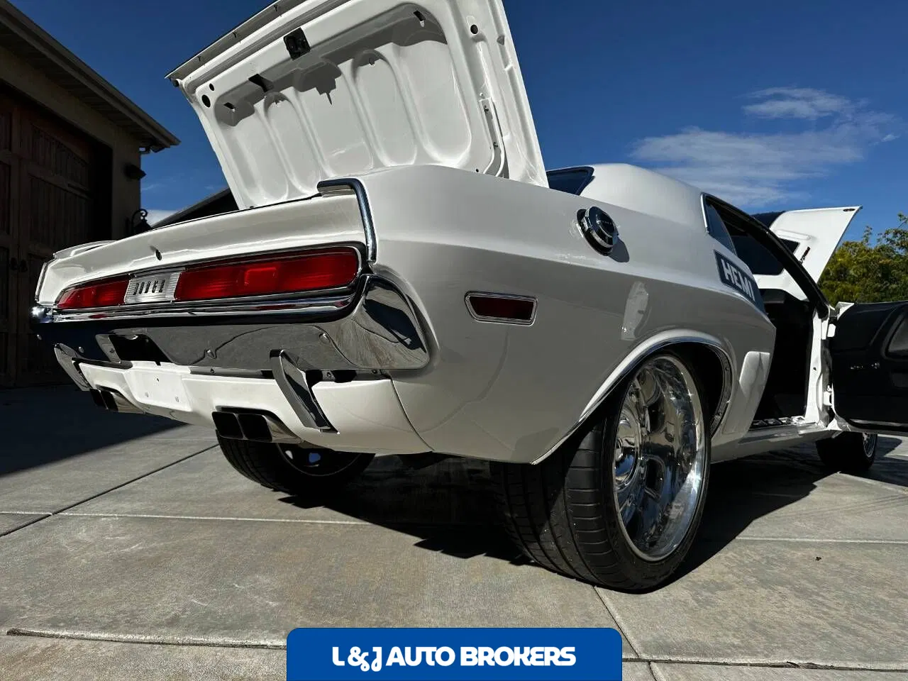 1970 Dodge Challenger Pro Touring Restomod – 900 HP Supercharged HEMI Custom Build by Kindig-It Design