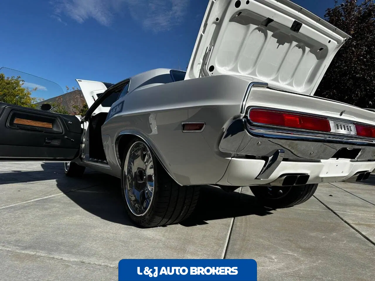 1970 Dodge Challenger Pro Touring Restomod – 900 HP Supercharged HEMI Custom Build by Kindig-It Design
