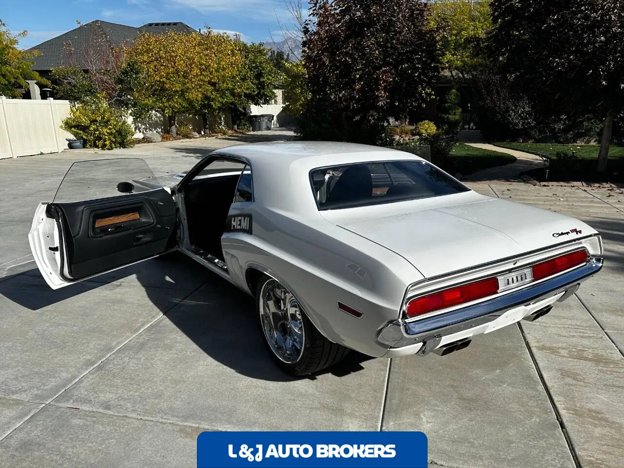 1970 Dodge Challenger Pro Touring Restomod – 900 HP Supercharged HEMI Custom Build by Kindig-It Design