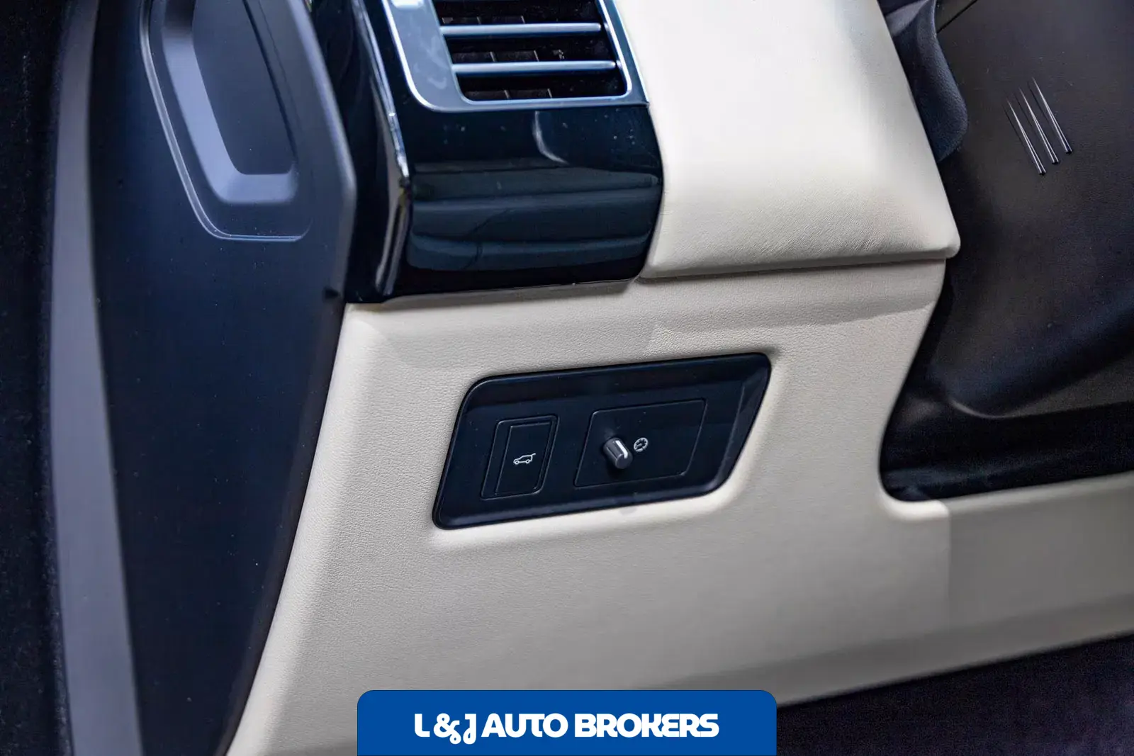 2021 Land Rover Range Rover HSE Westminster Edition