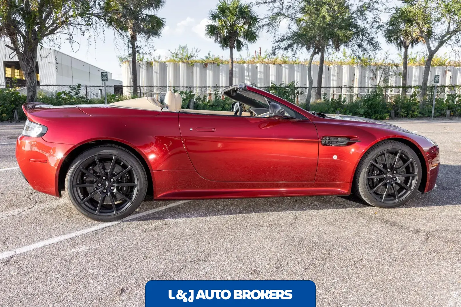 2017 Aston Martin V12 Vantage S Roadster 7-Speed