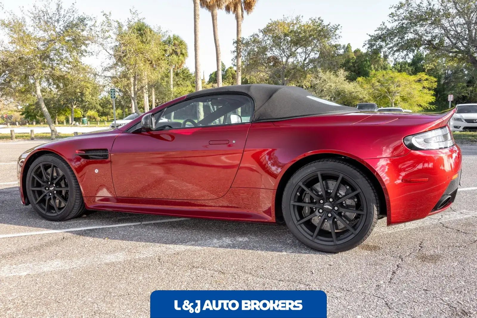 2017 Aston Martin V12 Vantage S Roadster 7-Speed