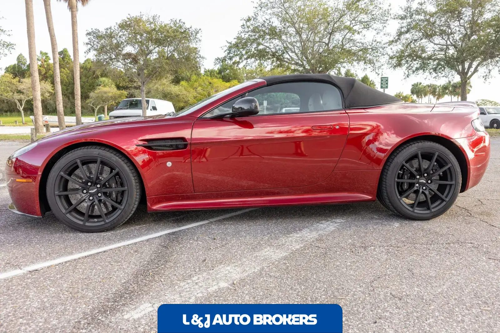 2017 Aston Martin V12 Vantage S Roadster 7-Speed