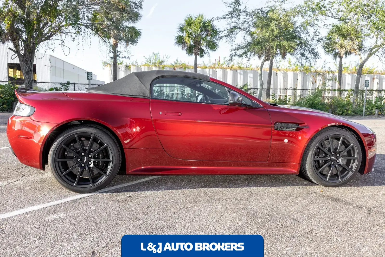 2017 Aston Martin V12 Vantage S Roadster 7-Speed