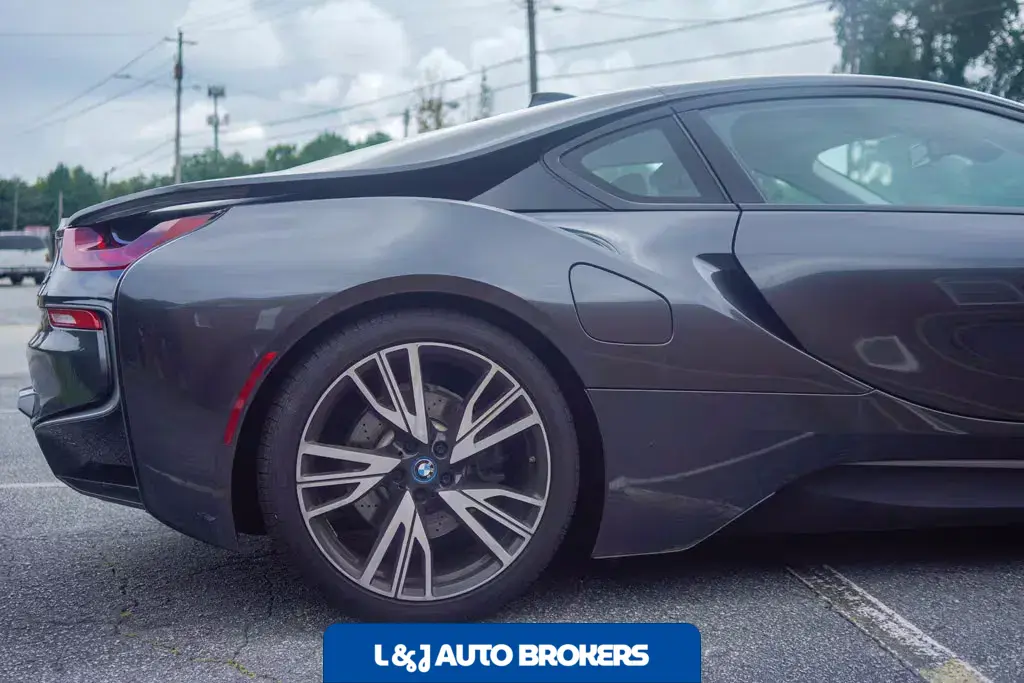 2016 BMW I8 Giga World