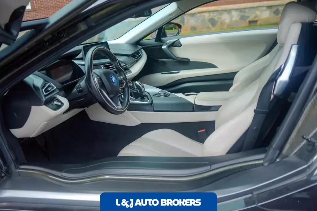 2016 BMW I8 Giga World