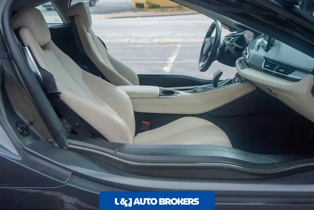 2016 BMW I8 Giga World