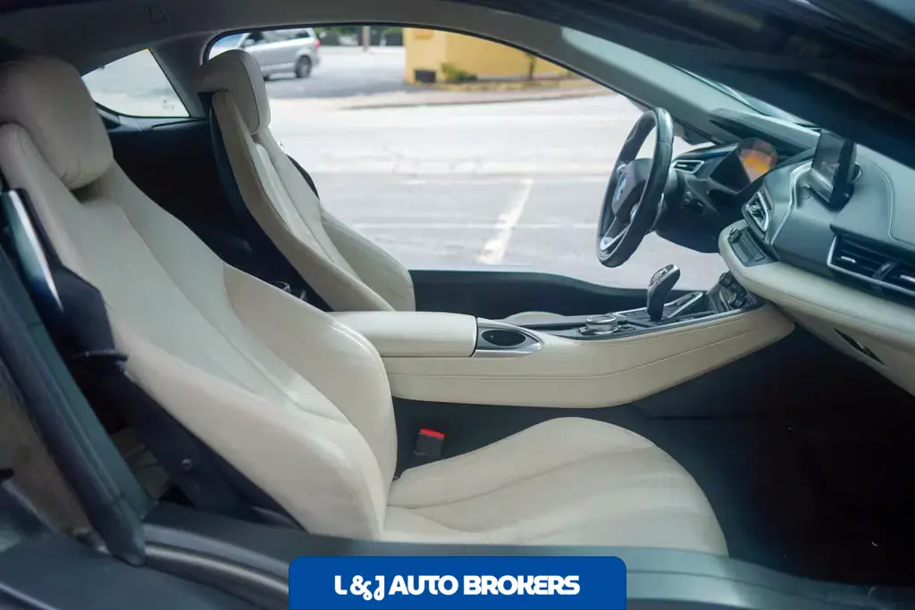2016 BMW I8 Giga World