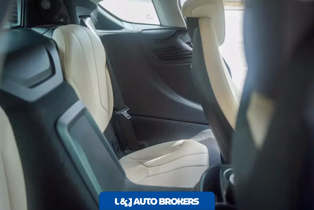 2016 BMW I8 Giga World